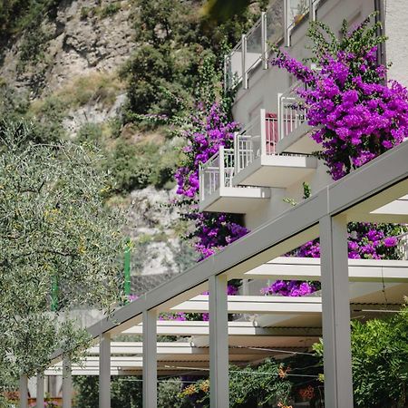 Hotel Baia Azzurra - Lake Front Torbole Sul Garda Exteriér fotografie