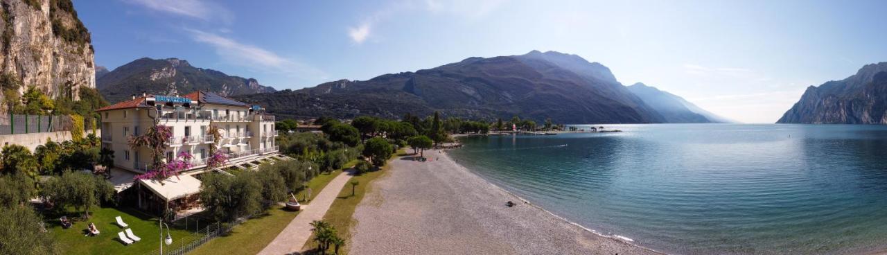 Hotel Baia Azzurra - Lake Front Torbole Sul Garda Exteriér fotografie