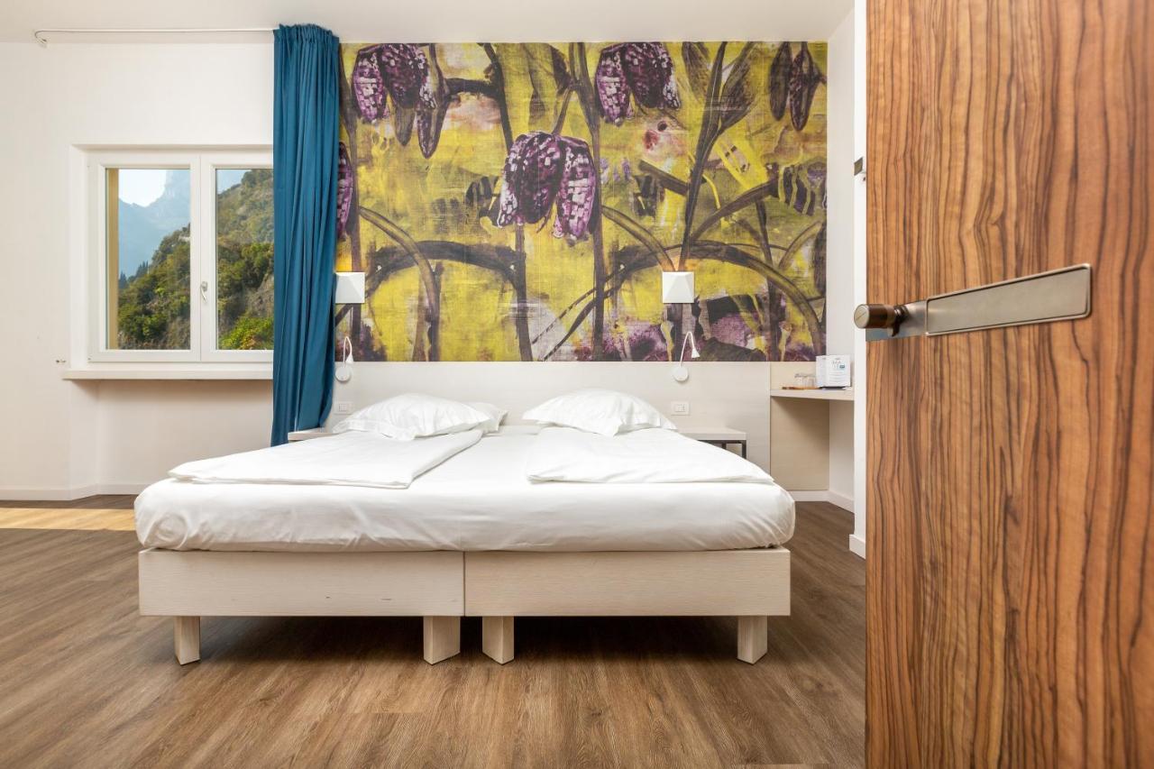 Hotel Baia Azzurra - Lake Front Torbole Sul Garda Exteriér fotografie