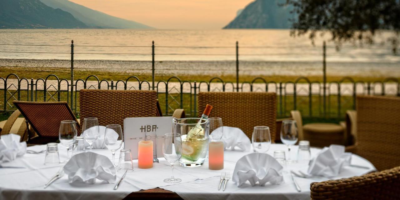 Hotel Baia Azzurra - Lake Front Torbole Sul Garda Exteriér fotografie