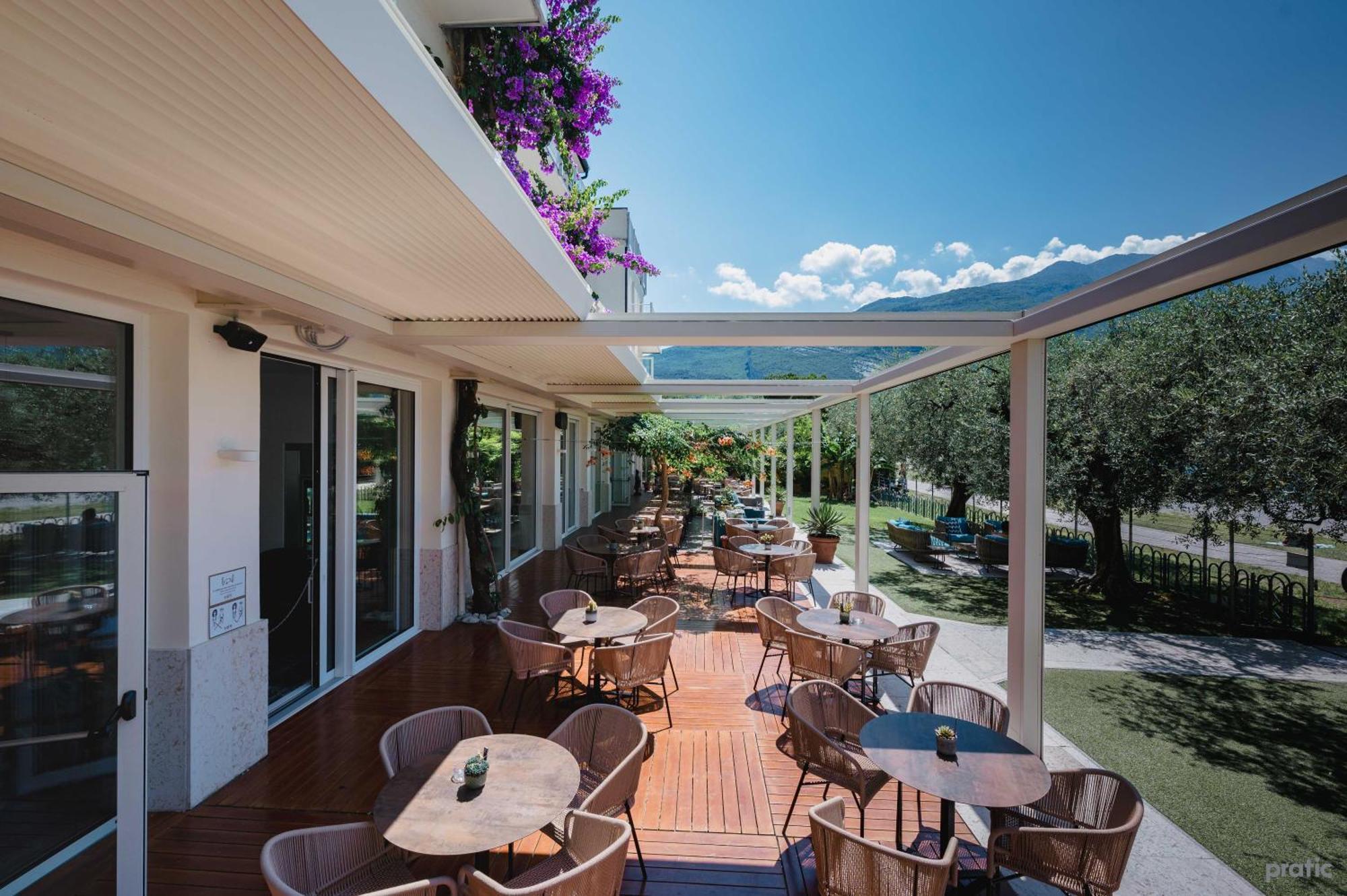 Hotel Baia Azzurra - Lake Front Torbole Sul Garda Exteriér fotografie