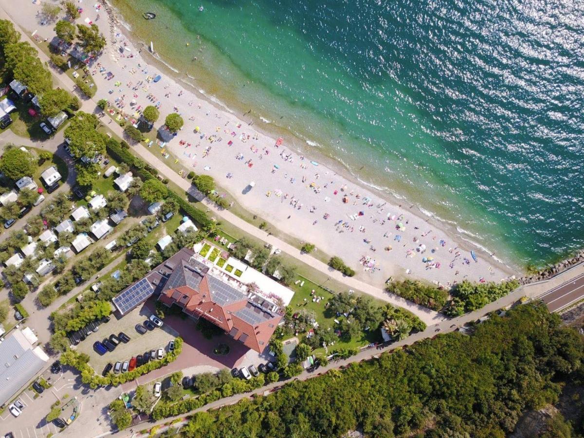 Hotel Baia Azzurra - Lake Front Torbole Sul Garda Exteriér fotografie