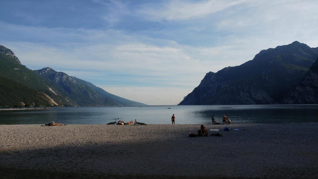 Hotel Baia Azzurra - Lake Front Torbole Sul Garda Exteriér fotografie